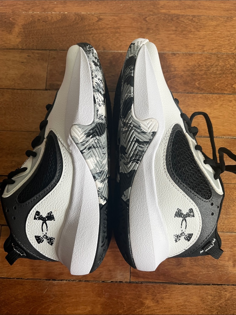 Under Armour Lockdown 6 Basketball Shoes 3.5Y White Black Youth